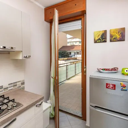 Comfy Cozy Close To Metro *