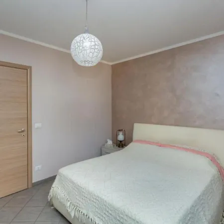 Comfy Cozy Close To Metro דירה טורינו