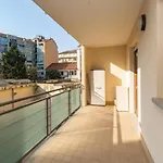 Апартаменты Comfy Cozy Close To Metro *